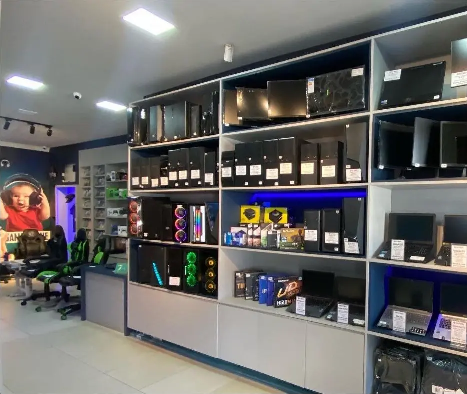 Interior real da Bit Tech Tecnologia em Santa Maria de Jetibá